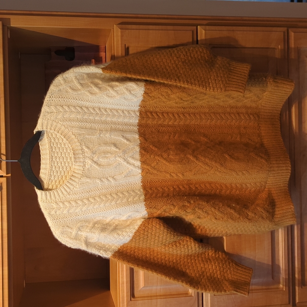 Two toned sweater